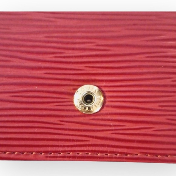 Louis Vuitton RED Epi Leather 6 Key Holder EXCELLENT - Picture 3 of 7